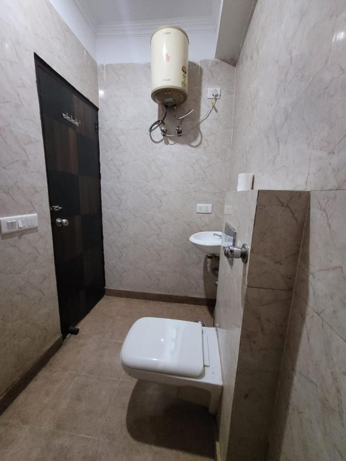 Sky Residency Bed & Breakfast New Delhi Bagian luar foto