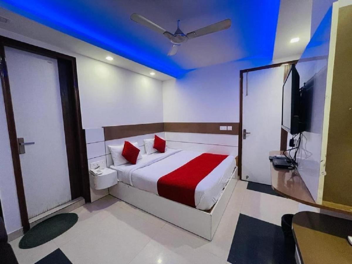 Sky Residency Bed & Breakfast New Delhi Bagian luar foto